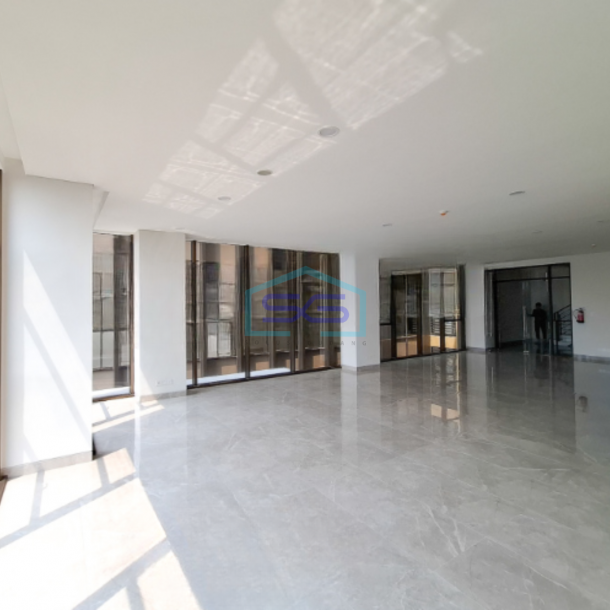 Disewakan Ruko Luas Bangunan 824 m² Lokasi Bebas Banjir di Gading Serpong Tangerang-2