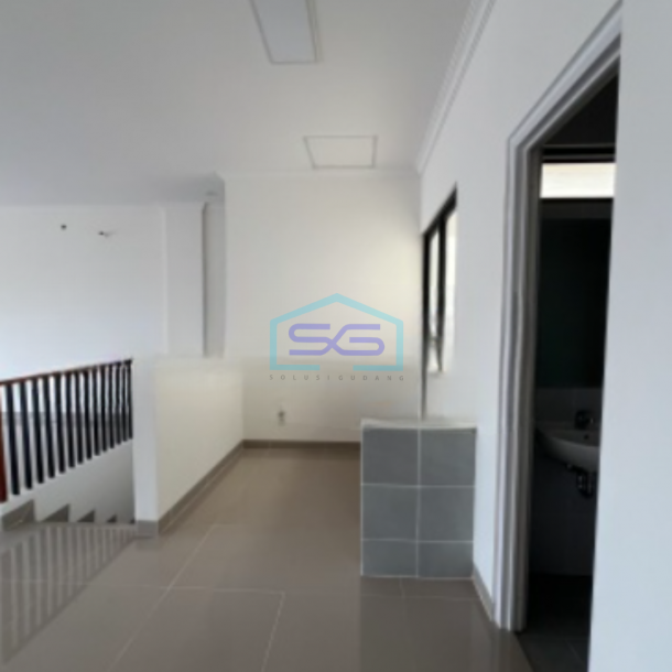 Disewakan Ruko Luas Bangunan  252 m² Lokasi Gading Serpong Tangerang-3