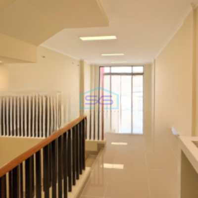 Disewakan Ruko 2 Lantai Luas Bangunan 326 m² Lokasi Gading Serpong Tangerang-3