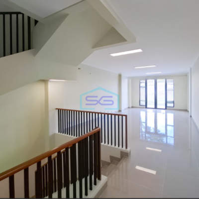 Dijual Ruko Lokasi Bebas Banjir Luas Bangunan 188 m² di Gading Serpong Tangerang-2