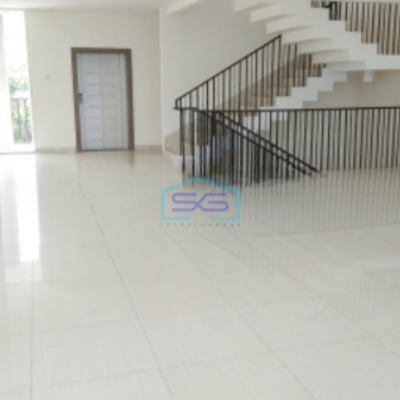 Disewakan Ruko Luas Tanah  195 m² Lokasi BSD Tangerang