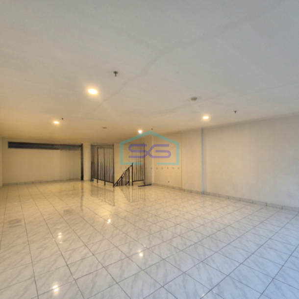 Dijual Ruko 2 Lantai Luas Bangunan 187 m² Lokasi Bebas Banjir di Gading Serpong Tangerang-2