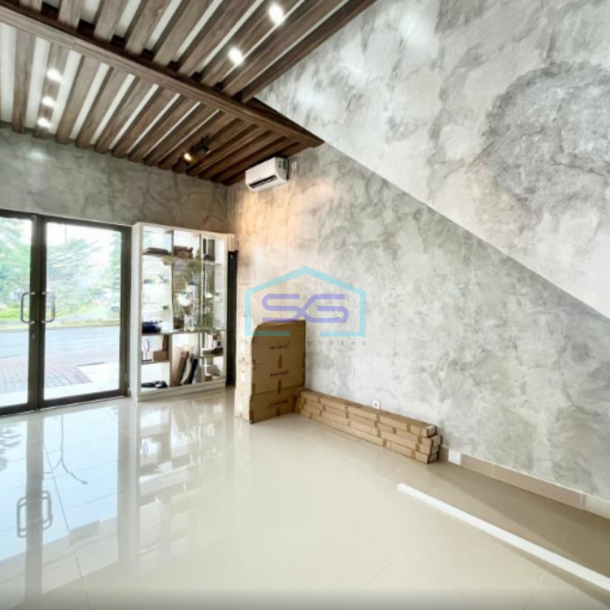 Dijual Ruko 2 Lantai Luas Bangunan  160 m² Lokasi di Gading Serpong Tangerang-2