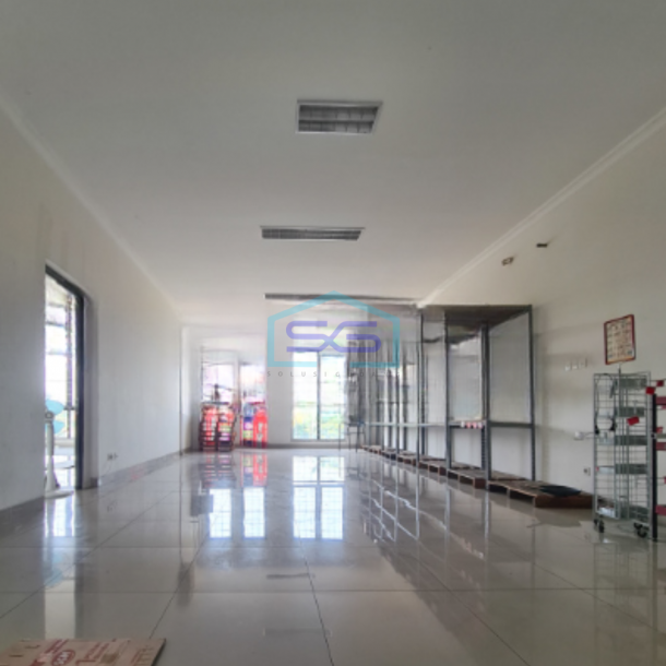 Disewakan Ruko 2 Lantai Luas Tanah 120 m² Lokasi di Gading Serpong Tangerang-1