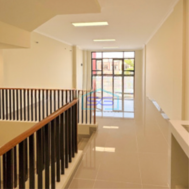 Disewakan Ruko 2 Lantai Luas Tanah  160 m² Lokasi di Gading Serpong Tangerang-3