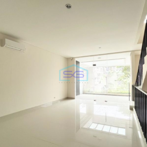 Disewakan Ruko 3 Lantai Luas Tanah 120 m² Lokasi di Gading Serpong Tangerang-1