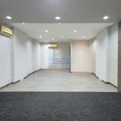 Disewakan Ruko 3 Lantai Luas Bangunan 237 m² Lokasi di Alam Sutera Tangerang-1