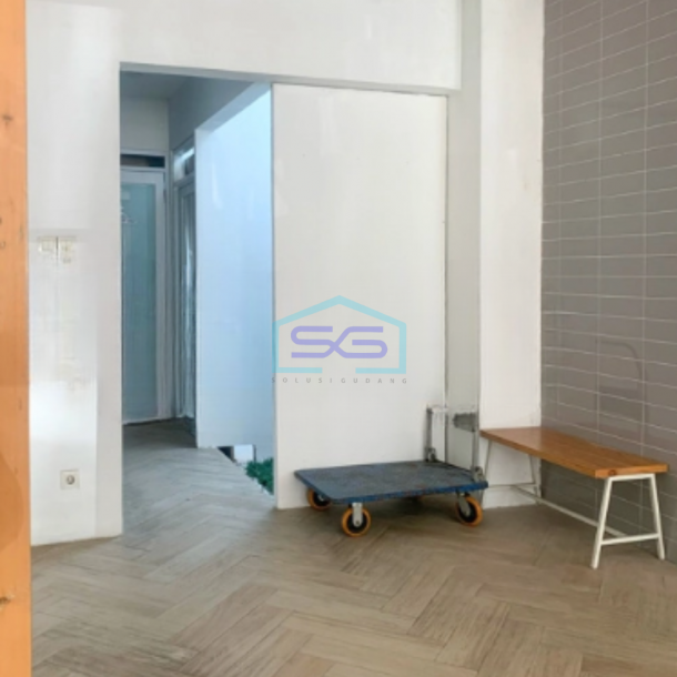 Dijual Ruko 3 Lantai Luas Bangunan 400 m² di Gading Serpong Tangerang-2