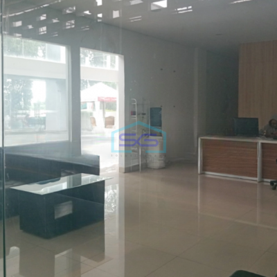 Disewakan Gudang Ex Showroom Luas Bangunan  1500 m² di Sukabumi