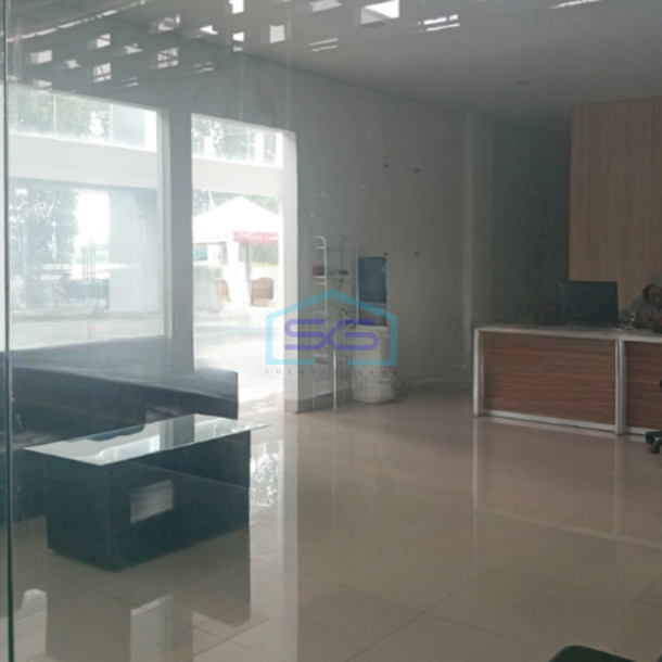 Disewakan Gudang Ex Showroom Luas Bangunan  1500 m² di Sukabumi-4