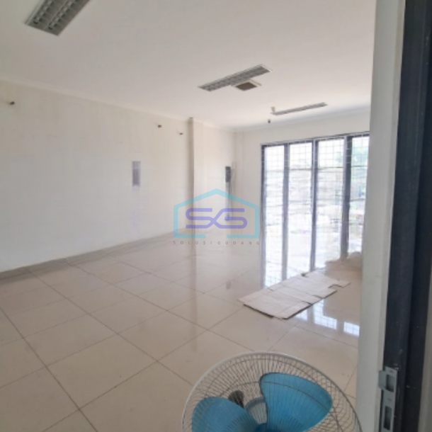 Disewakan Ruko 2 Lantai Luas Bangunan 208 m² di Gading Serpong Tangerang-3