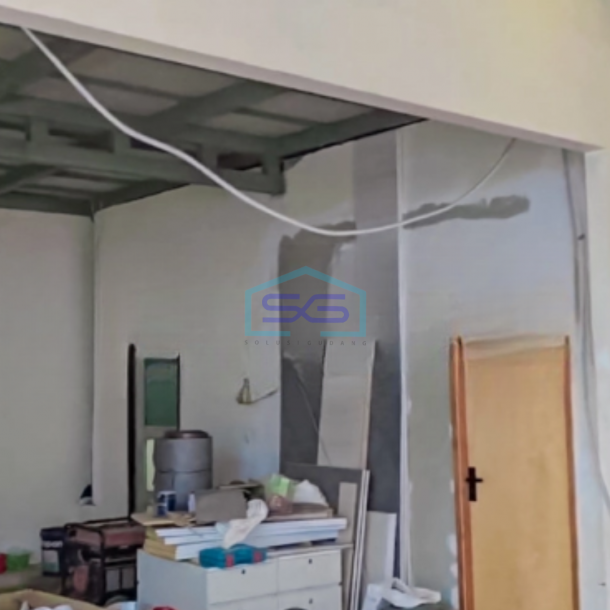 Disewakan Gudang di Pinggir Jalan BSD Tangerang Luas Bangunan  200 m²-2