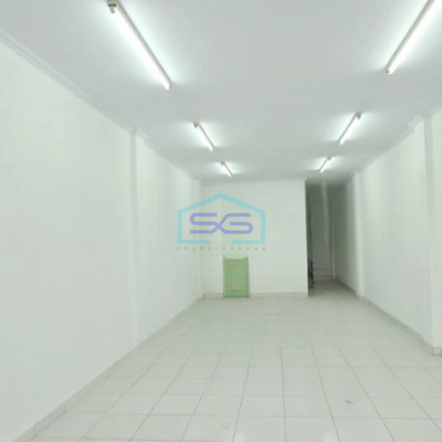 Disewakan Ruko Luas Bangunan 156 m² di Duri Kosambi Tangerang-2