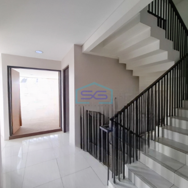 Disewakan Ruko Luas Bangunan  733 m² di BSD City Tangerang-2