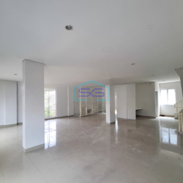 Disewakan Ruko 3 Lantai Luas Bangunan 324 m² di Gading Serpong Tangerang-1
