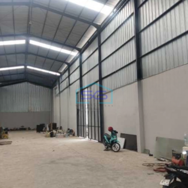 Disewakan Gudang Luas Tanah 1000 m² Lokasi Bebas Banjir di Legok Tangerang-1