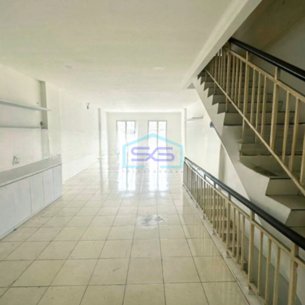 Disewakan Ruko Luas Bangunan  225 m² di Pantai Indah Kapuk Jakarta Utara-1