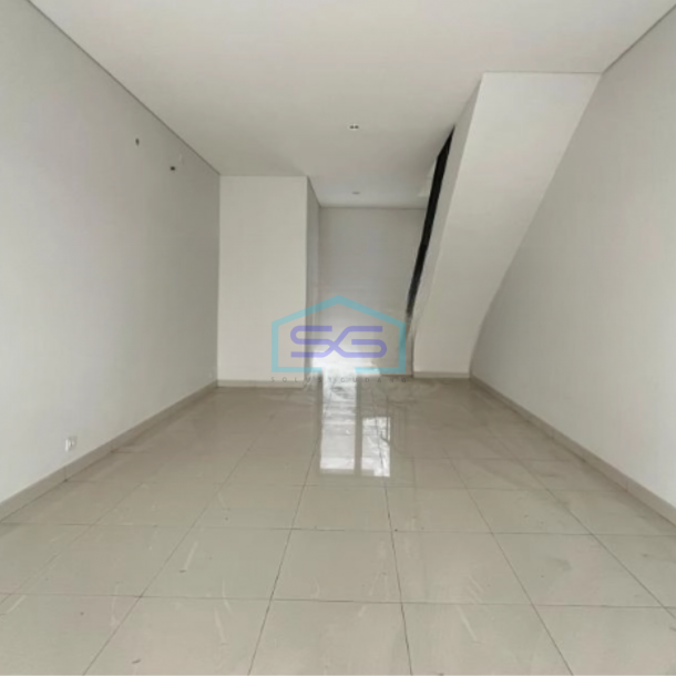 Disewakan Ruko 3 Lantai Luas Bangunan  163 m² di Gading Serpong Tangerang-1