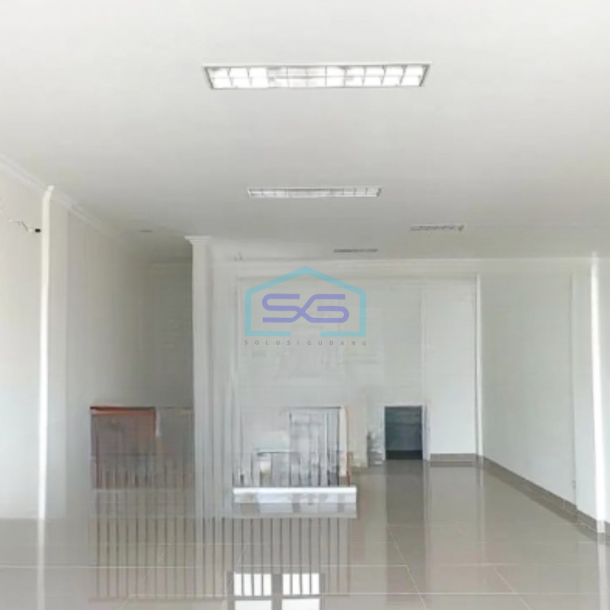 Disewakan Ruko 3 Lantai Luas Bangunan 184 m² di Gading Serpong Tangerang-2