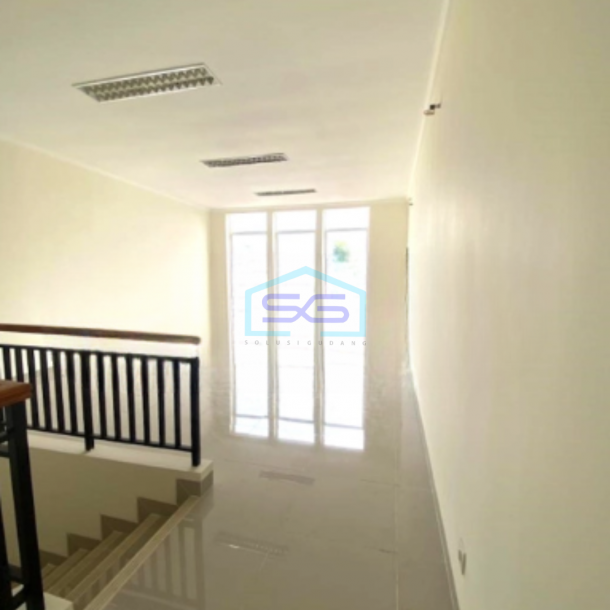 Disewakan Ruko 2 Lantai Luas Bangunan 107 m² di Gading Serpong Tangerang-1