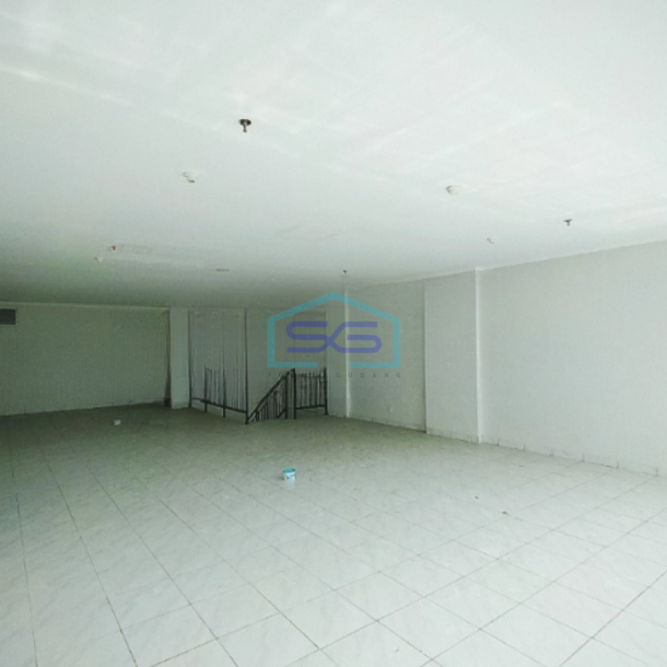 Disewakan Ruko 2 Lantai Luas Bangunan  187 m² di Gading Serpong Tangerang-3