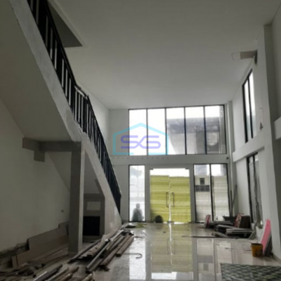 Disewakan Ruko Hoek Baru Siap Pakai Strategis High Ceiling Gading Serpong Tangerang LB 320m2