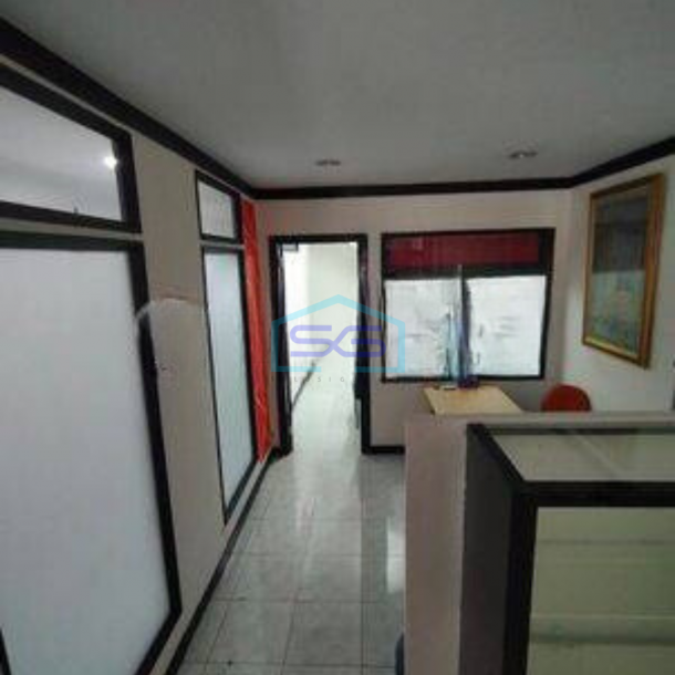 Disewakan Ruko 2 Lantai Luas 160 m² Parkiran 10 mobil Pinggir Jalan Raya Saharjo Jakarta Selatan-3