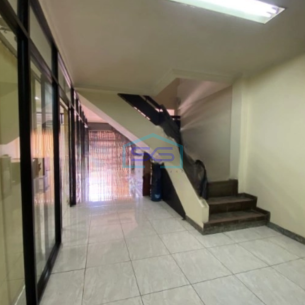 Dijual Ruko Lokasi Strategis di Pondok Indah Jakarta Selatan Luas Bangunan 196 m²-1