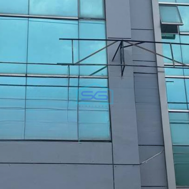 Dijual Cepat Ruko Luas Bangunan 600 m² di Jatinegara Jakarta Timur-1