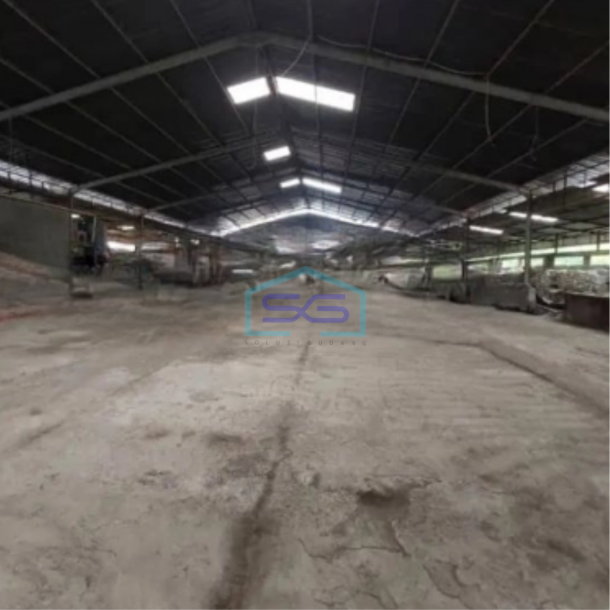 Dijual Pabrik Akses Container Luas Bangunan 1600 m²  di Bogor-1