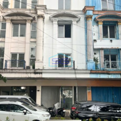 Dijual Ruko Luas Bangunan  615 m² Lokasi Bebas Banjir di Jakarta Selatan