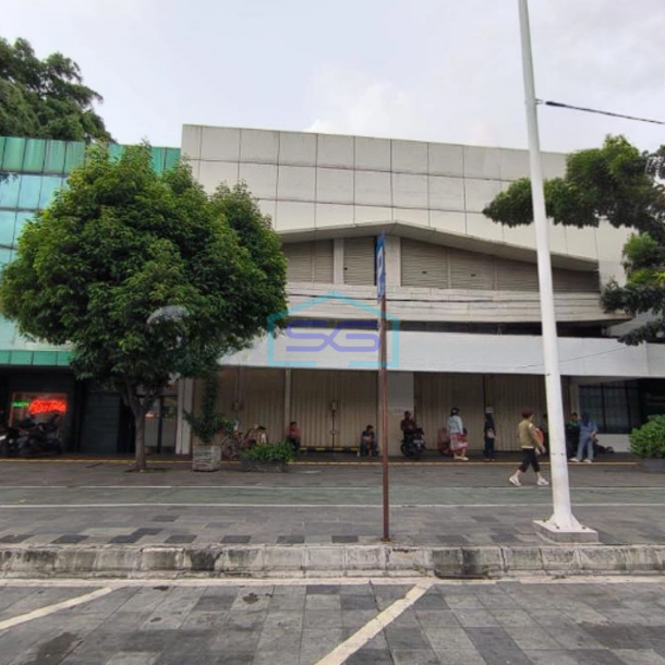 Dijual Cepat! Gedung Komersial Siap Pakai Jakarta Pusat Luas Bangunan 700m2-1