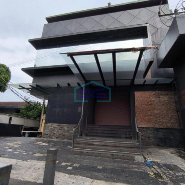 Dijual Gedung Strategis di Kemang Raya Jakarta Selatan Akses Mudah Dan Ramai LB 1800m2-1