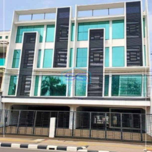 Dijual Kantor Strategis Jatinegara Jakarta Timur Luas Bangunan 1038m2-1