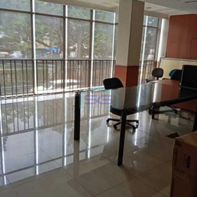 Disewakan Gedung Kantor 4 Lantai Di Cideng Timur Jakarta Pusat Lokasi Strategis LB 680m2