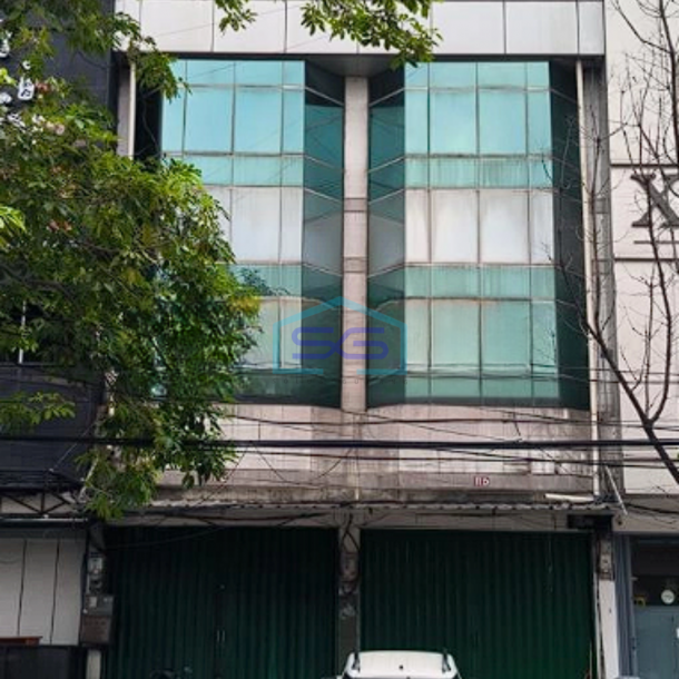 Disewakan Ruko Gandeng 3,5 Lantai Lokasi Di Tebet Jakarta Selatan Lokasi Strategis LB 448m2-1