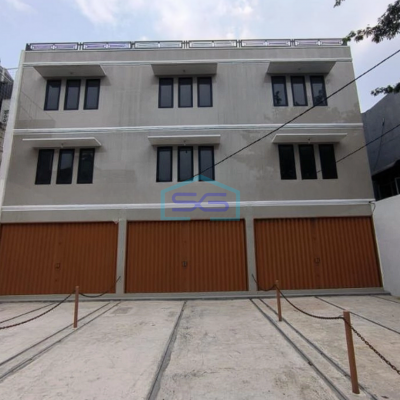 Disewakan Ruko 3,5 Lantai Area Mampang Prapatan Jakarta Selatan LB 278m2