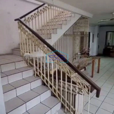 Disewakan Ruko Gandeng dekat Stasiun KA dan Pintu Tol Kemayoran Jakarta Pusat LB 1000m2