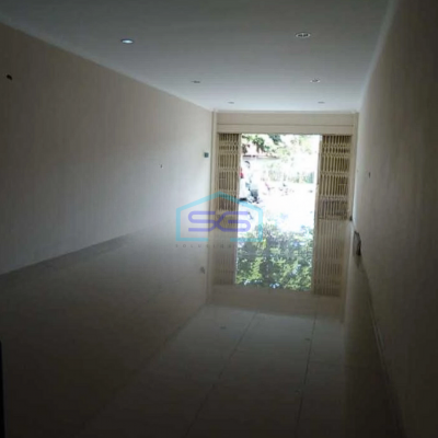 Disewakan Ruko Strategis Pos Pengumben, Jakarta Barat Luas Bangunan 280m2-2