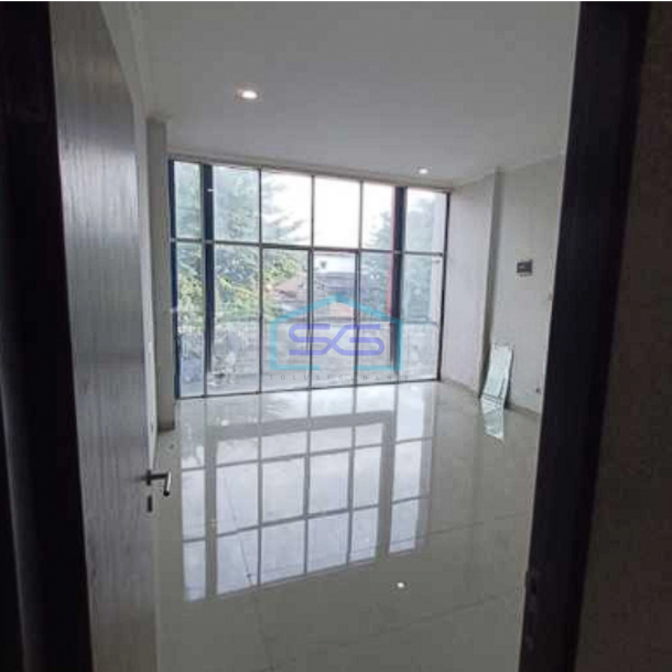 Disewakan Ruko Gandeng Strategis Jl. Kebayoran Lama Jakarta Selatan 3,5 Lantai LB 360m2-4