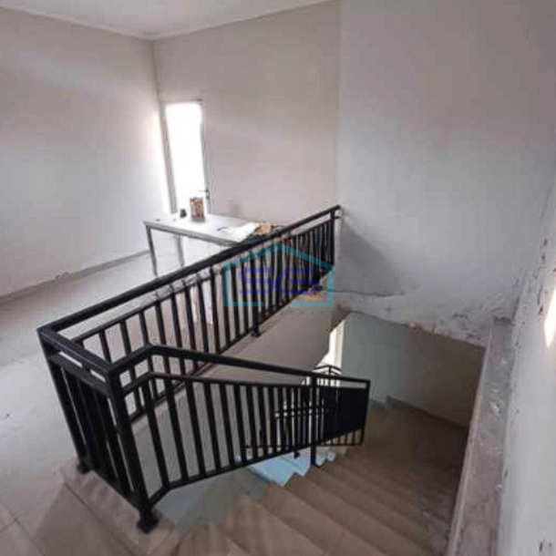 Disewakan Ruko Gandeng Strategis Jl. Kebayoran Lama Jakarta Selatan 3,5 Lantai LB 360m2-2