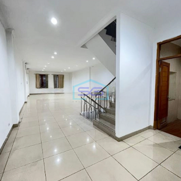 Disewakan Ruko 4 Lantai + Rooftop Di Muara Karang Penjaringan Jakarta Utara LB 552m2-1