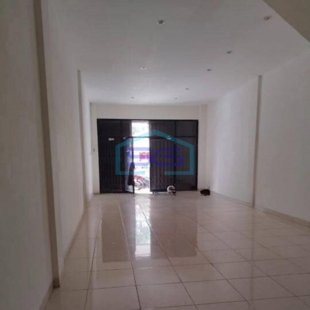 Disewakan Ruko Lokasi Strategis Jalan Boulevard Raya Kelapa Gading-3