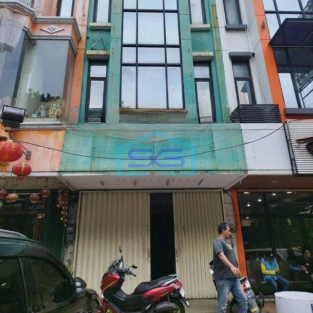 Disewakan Ruko Lokasi Strategis Jalan Boulevard Raya Kelapa Gading-1