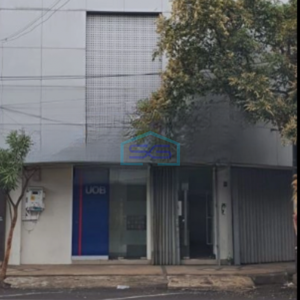 Disewakan Ruko Eks Bank Luas Bangunan 156 m² di Malang Kota-2