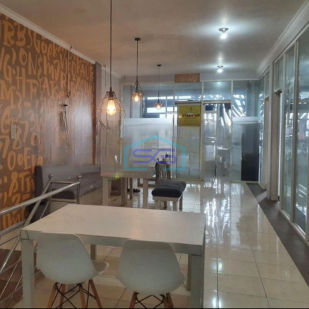 Disewakan Ruko Luas Bangunan 360 m² di Soekarno Hatta Malang-2