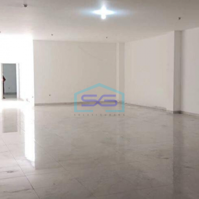 Disewakan ex Showroom bisa jadi Gudang di jl Riau Bandung