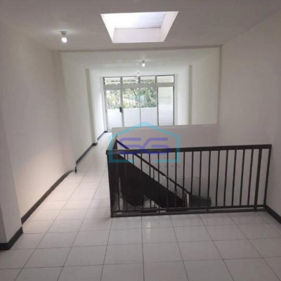 Disewakan Ruko 3 Lantai di Cicadas Bandung Jawa Barat-3