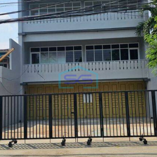 Disewakan Ruko Strategis 3 Lantai di Jalan Raya Pekayon Bekasi-1