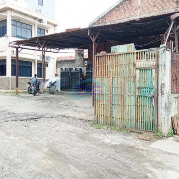 Dijual Tanah di Jalan Raya Bekasi Bisa Masuk Kontainer Dekat Tol Gate Luas 2150m2-1